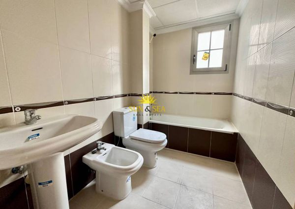 NEW 4 BEDROOM PENTHOUSE WITH SUNROOF FOR RENT IN TORREVIEJA - ALICANTE