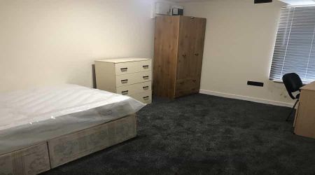 3 bedroom flat to rent - Photo 5