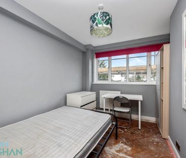 6 bedroom end of terrace house to rent - Photo 2