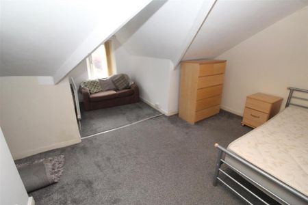 3 bedroom flat to rent - Photo 5