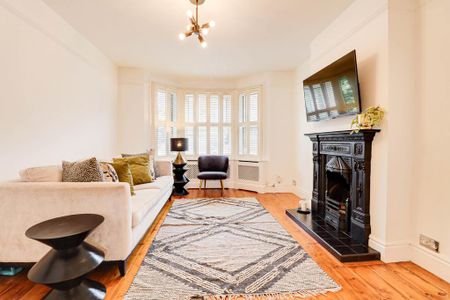 4 bedroom semi-detached house to rent - Photo 2