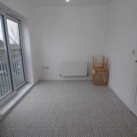 Fortune Avenue, Edgware, HA8 - Photo 1