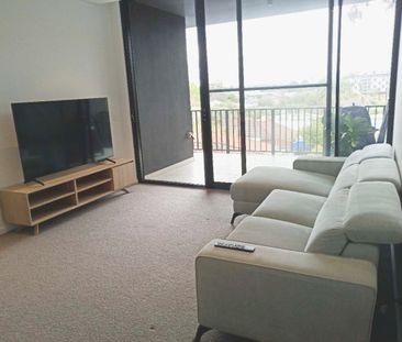 Beautiful, Delightful 1 Bedroom Apartment In Como - Photo 2