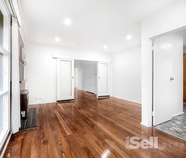 Refreshed and Inviting Family Home in a Prime Springvale Location - Photo 5