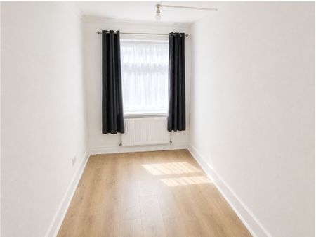 2 Bed Maisonette, Green Street, E13 - Photo 4