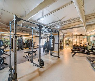 3 bedroom flat to rent - Photo 3