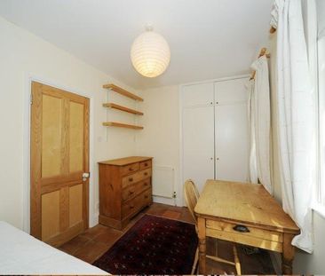 4 bedroom apartment to rent - Photo 2