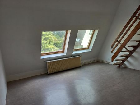 Bel appartement T2 Mezzanine dans cadre verdoyant à Clamecy - Photo 2