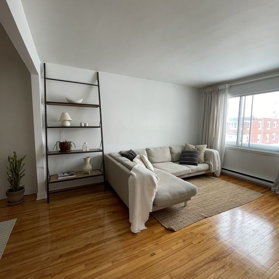 Grand 4 ½ à Louer Face Au Parc Bellerive - Photo 1