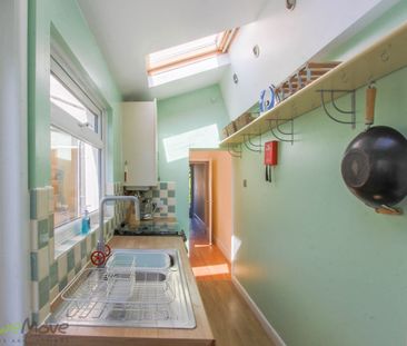 2 Bedroom - Photo 2