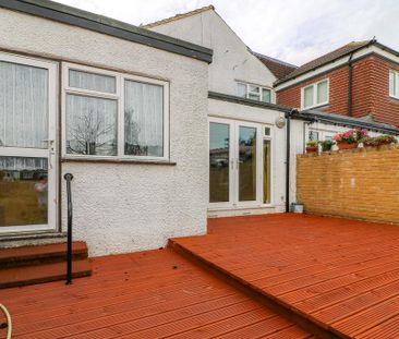 4 bedroom semi-detached house to rent - Photo 6