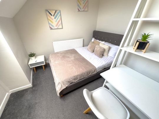 5 bedroom house to rent - Photo 1