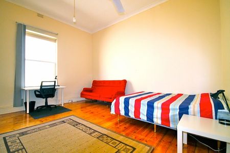 5-bedroom shared house / townhouse, Henley Beach Road - Photo 3