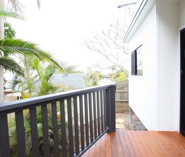 Gorgeous 1 Bed Villa in Very Quiet Location - Photo 2