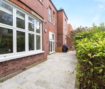 4 bedroom flat to rent - Photo 4