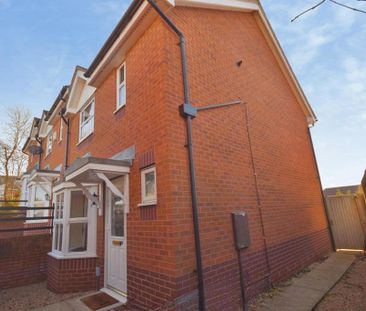 2 bedroom end of terrace house to rent - Photo 6