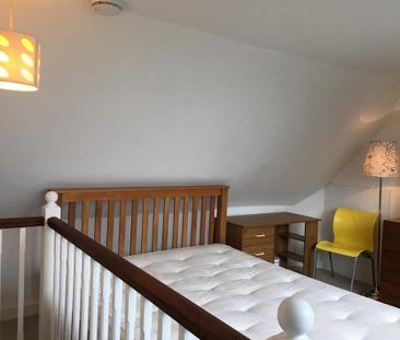 1 bedroom in a house share to rent - Photo 2