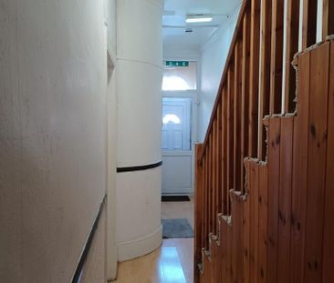 1 bedroom retirement property to rent - Photo 4