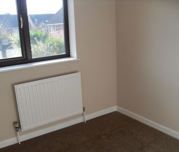 2 bedroom semi-detached house to rent - Photo 2