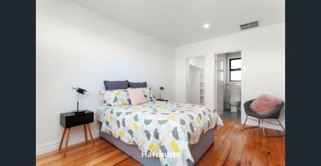 Stunning Townhouse in Absolutely Unbeatable Location! - Photo 4