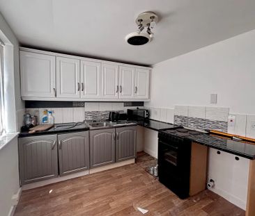 New Bridge Road, HULL - Photo 2