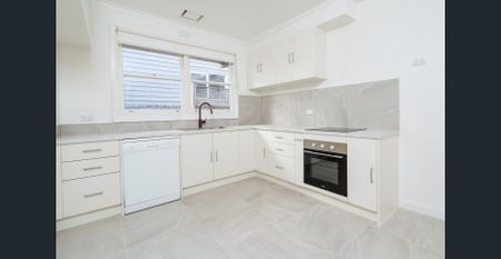 Spacious Two Bedroom Unit in Prime Kew Location - Photo 4