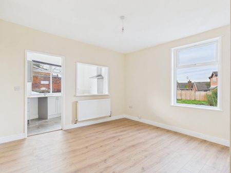 3 bedroom end of terrace house to rent - Photo 2