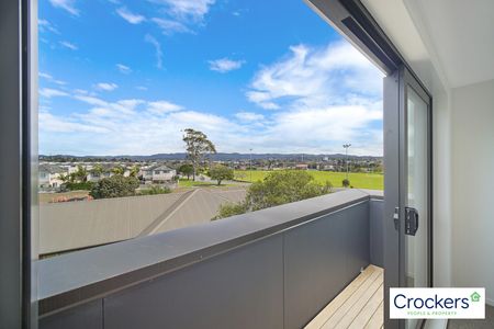 Brand New 3 Bedroom 3 Bathroom Townhouse - Photo 5