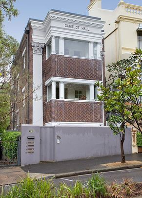 Gorgeous Light Filled Garden Apartment With Secure Parking - Photo 1