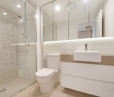 One Bedroom Apartment with multi-purpose room - Photo 5