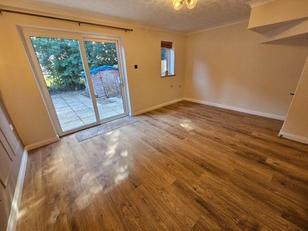 2 bedroom semi-detached house to rent - Photo 5