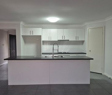 Spacious, Stylish & Move-In Ready – 4-Bedroom Family Home! - Photo 4