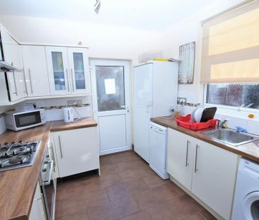 1 bedroom in a house share to rent - Photo 5