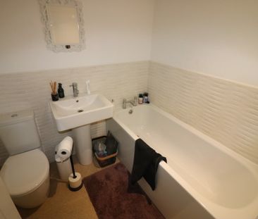 Cleminson Gardens, Cottingham, East Yorkshire - Photo 2