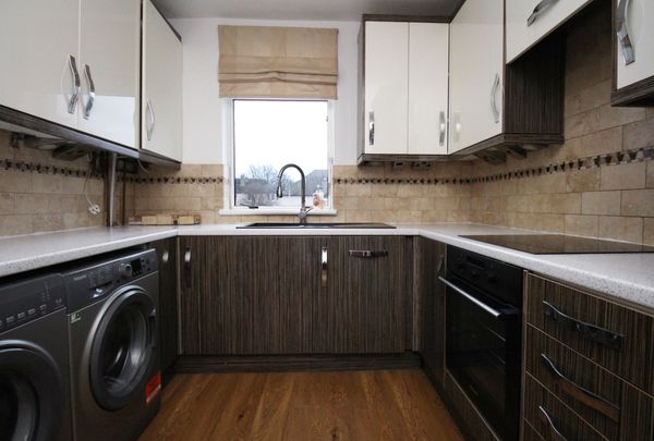 Cowdenhill Circus, Knightswood, Glasgow - Photo 1