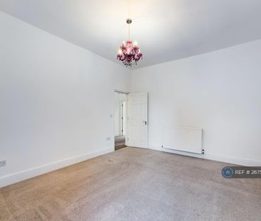 1 bedroom in a house share to rent - Photo 6