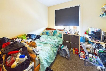 5 bedroom House To Let - Photo 5