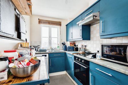 Dorney Road, Swindon - Photo 5