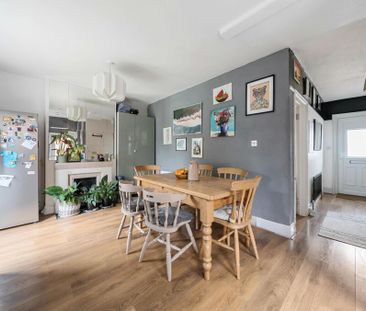 3 bedroom semi-detached house to rent - Photo 6