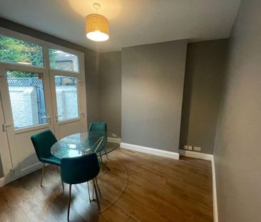 3 bedroom end of terrace house to rent - Photo 3