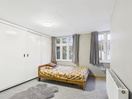 3 bedroom semi-detached house to rent - Photo 3