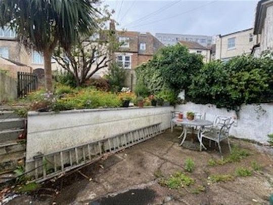 West Parade - Photo 1