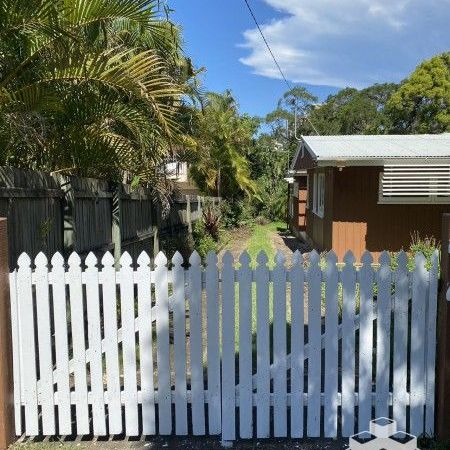 Furnished 1 Bedroom Renovated House for Rent - Close to UQ and Amenities - Photo 1