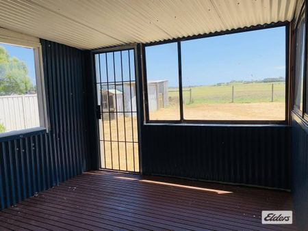 Charming Coastal Living in Seaspray - Photo 4