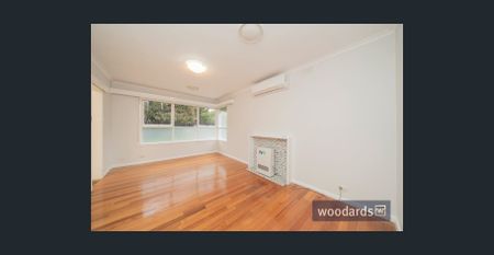 Ideally Located Two-Bedroom Villa in the Heart of Camberwell - Photo 2