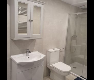 Room in a Shared House, Prestwich, M25 - Photo 3