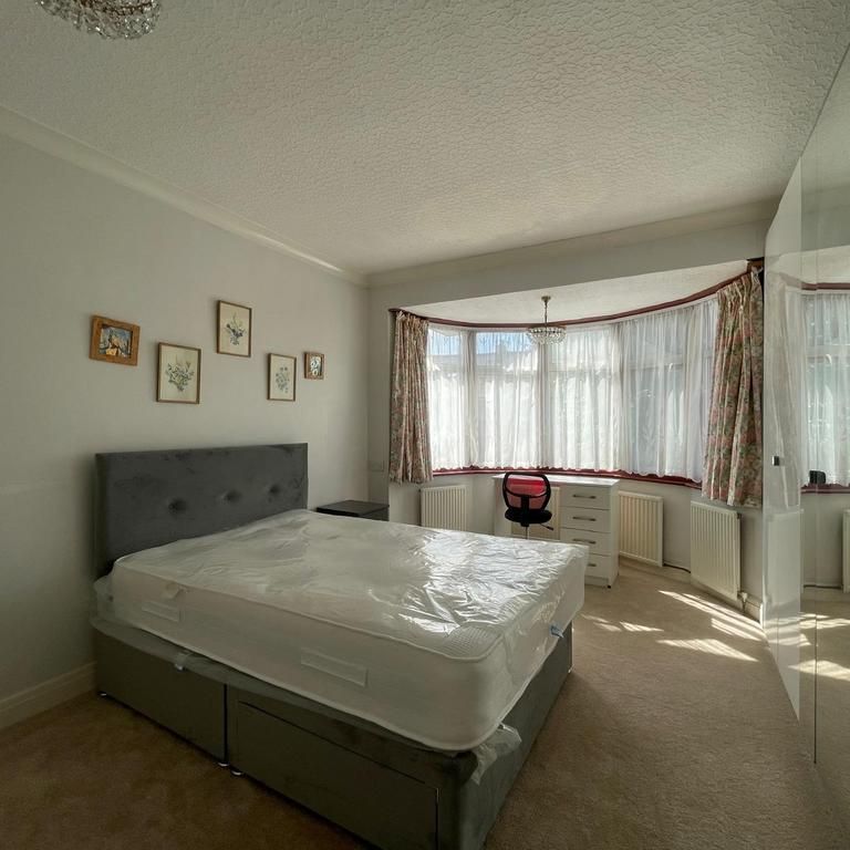 1 bedroom in a house share to rent - Photo 1