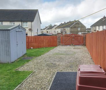 Semi-detached house to rent on - Photo 4