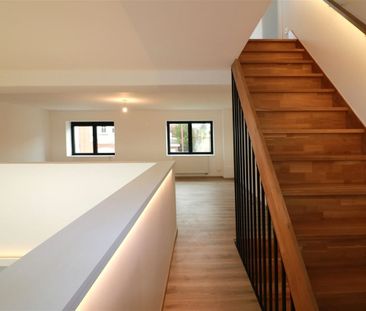 Architecturaal plaatje met 4 slpk., garage en riant terras - Photo 1