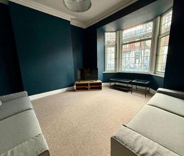 6 bedroom house to rent - Photo 3